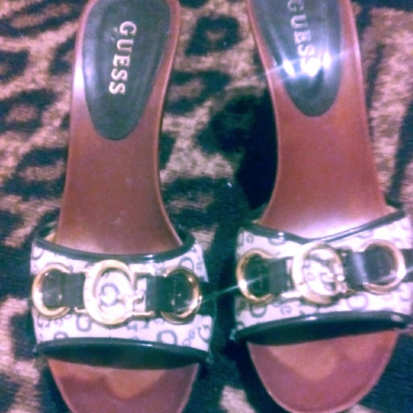 GUESS Heels - Picture 2 of 6